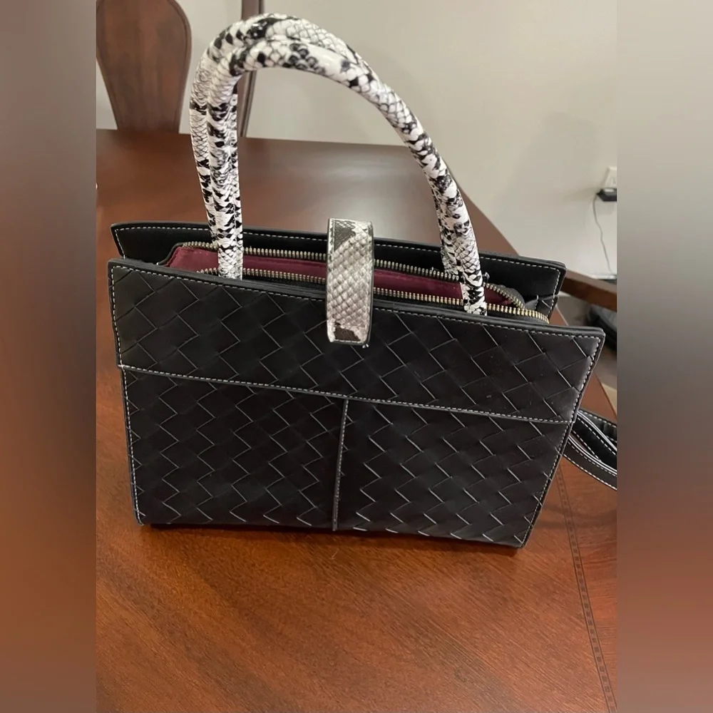 Black Woven hand / cross body with Snake-Print Trim - Women Bags .women’s